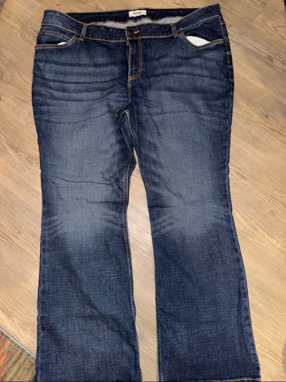 Wrangler 🤠 26W Bootcut Jeans